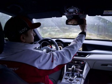 Kimi R&auml;ikk&ouml;nen wybrał Alfę Romeo Stelvio